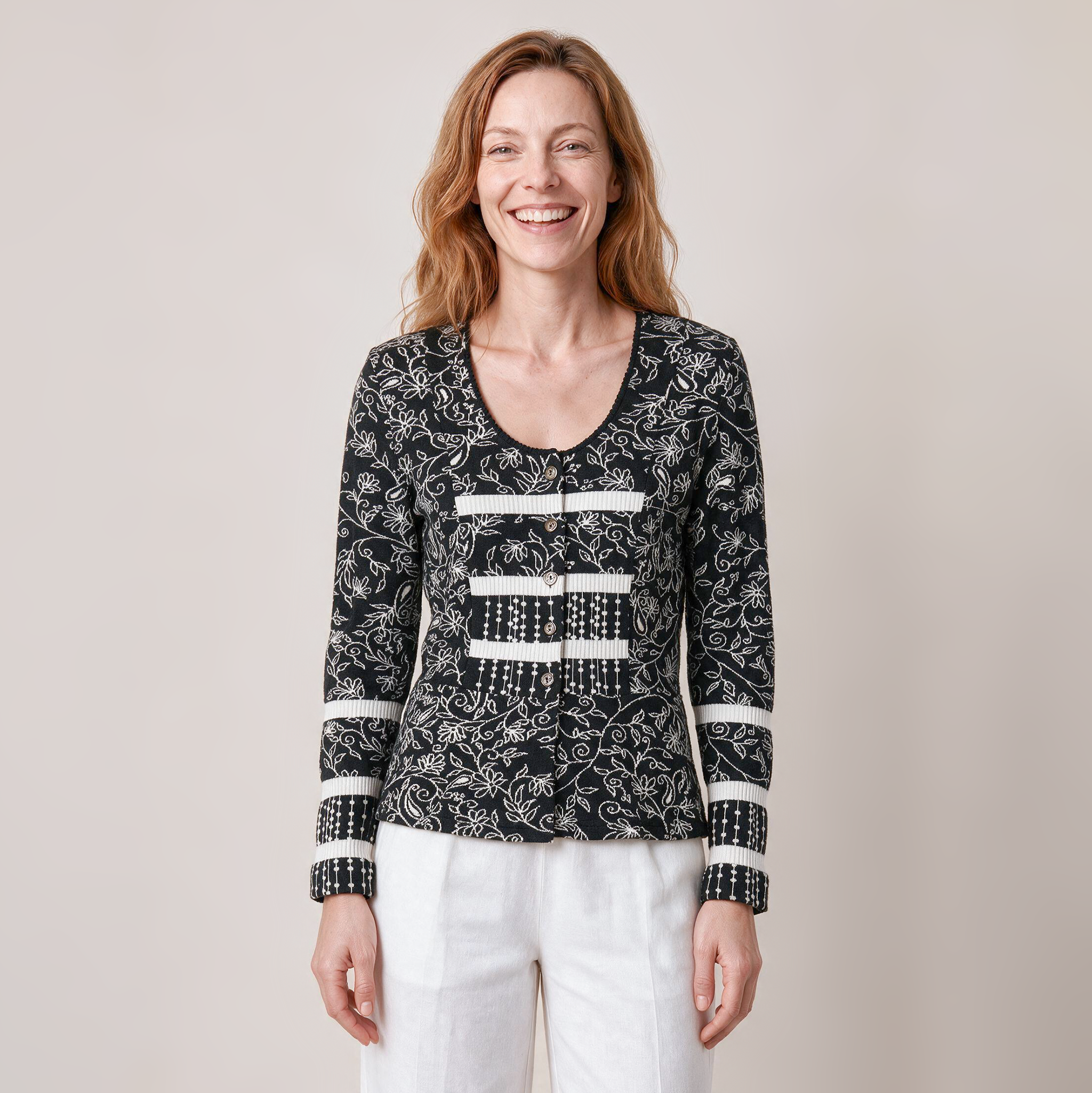 Schößchenjacke schwarz – Vorderansicht