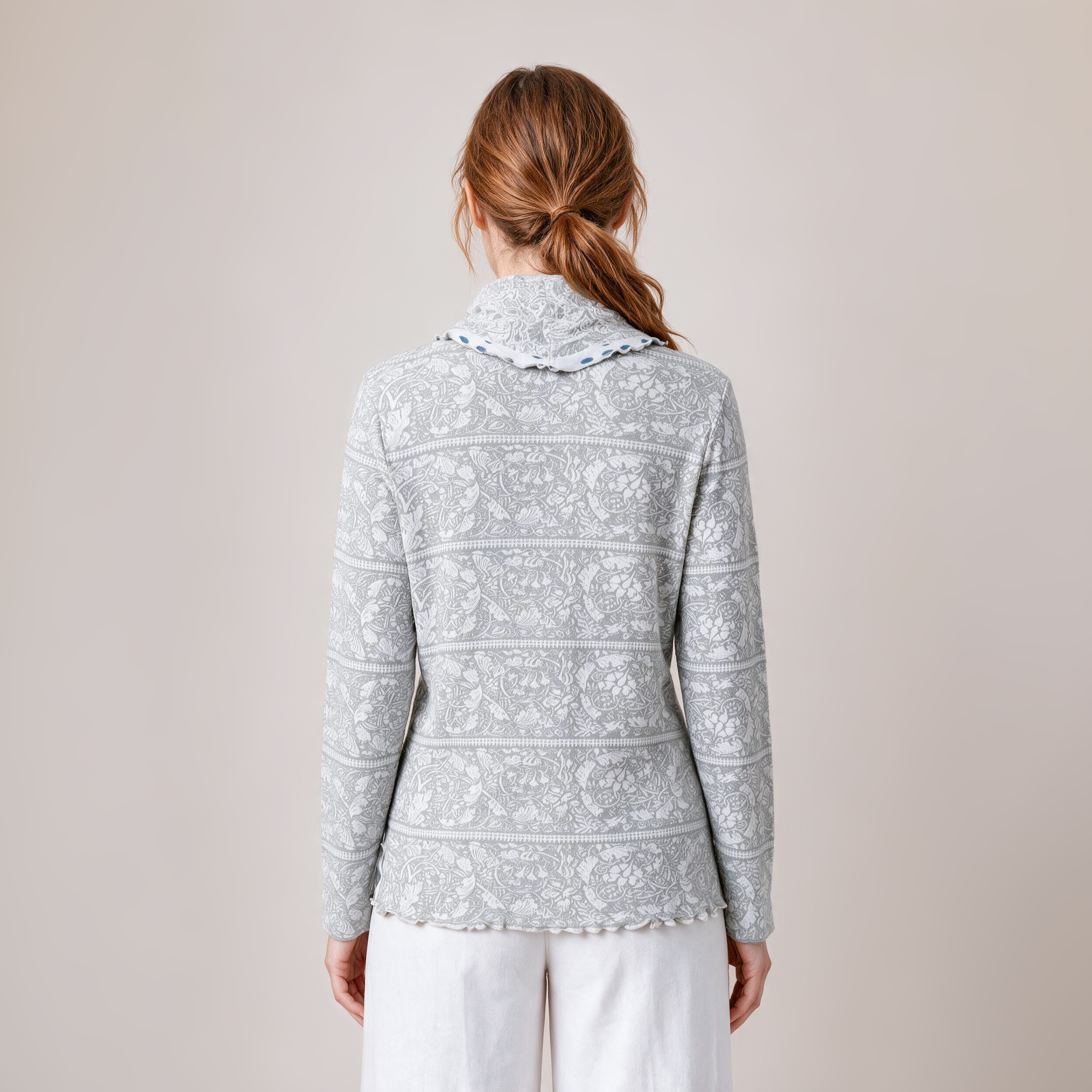 Hüllenjacke weiß – Rückansicht