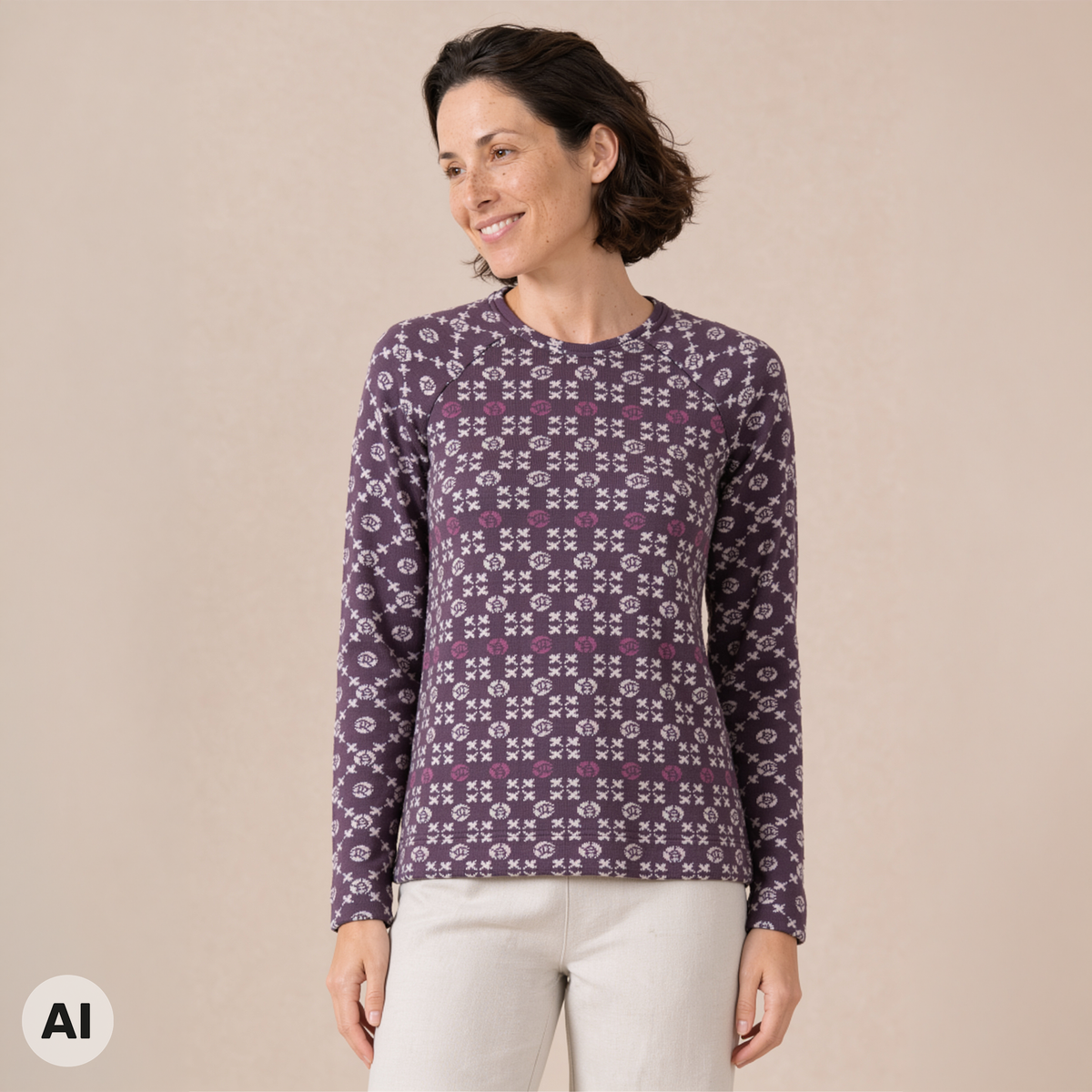 Raglanpullover lila – Vorderansicht, mit KI bearbeitet