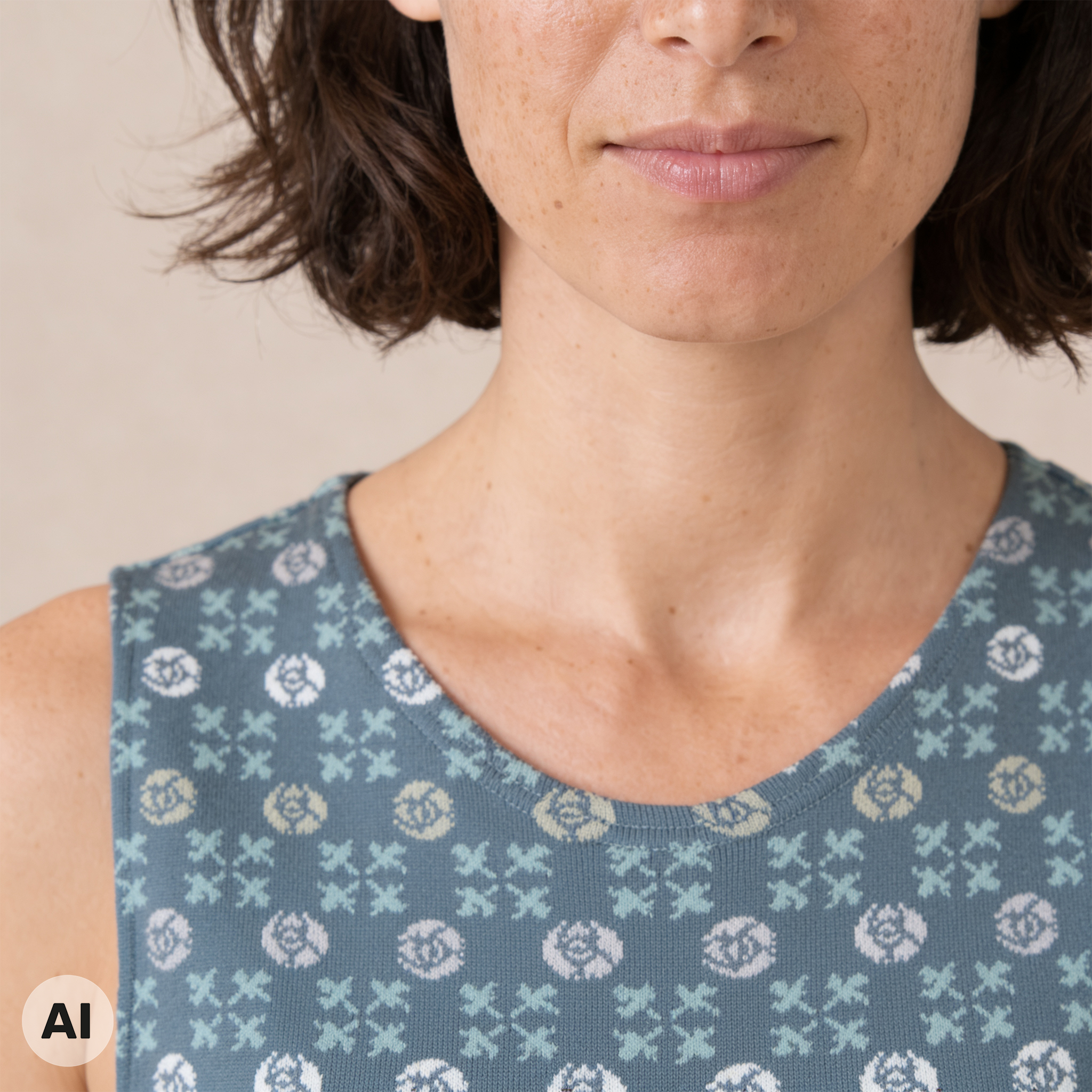 Kleid petrol – Detailansicht, mit KI bearbeitet