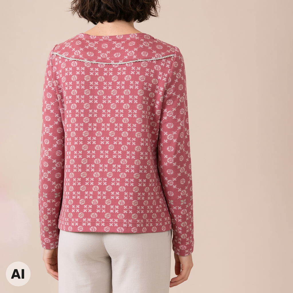 Rundpassenjacke rosa – Rückansicht, mit KI bearbeitet