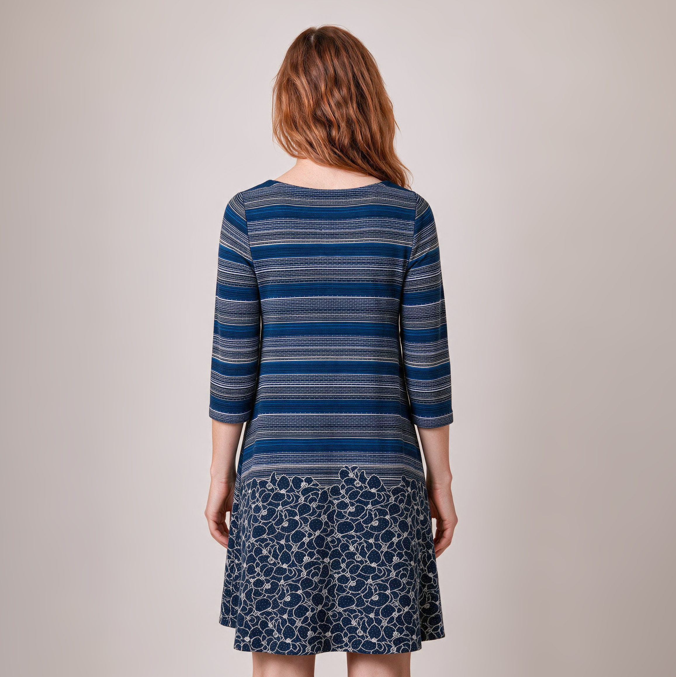 Glockenkleid blau – Rückansicht