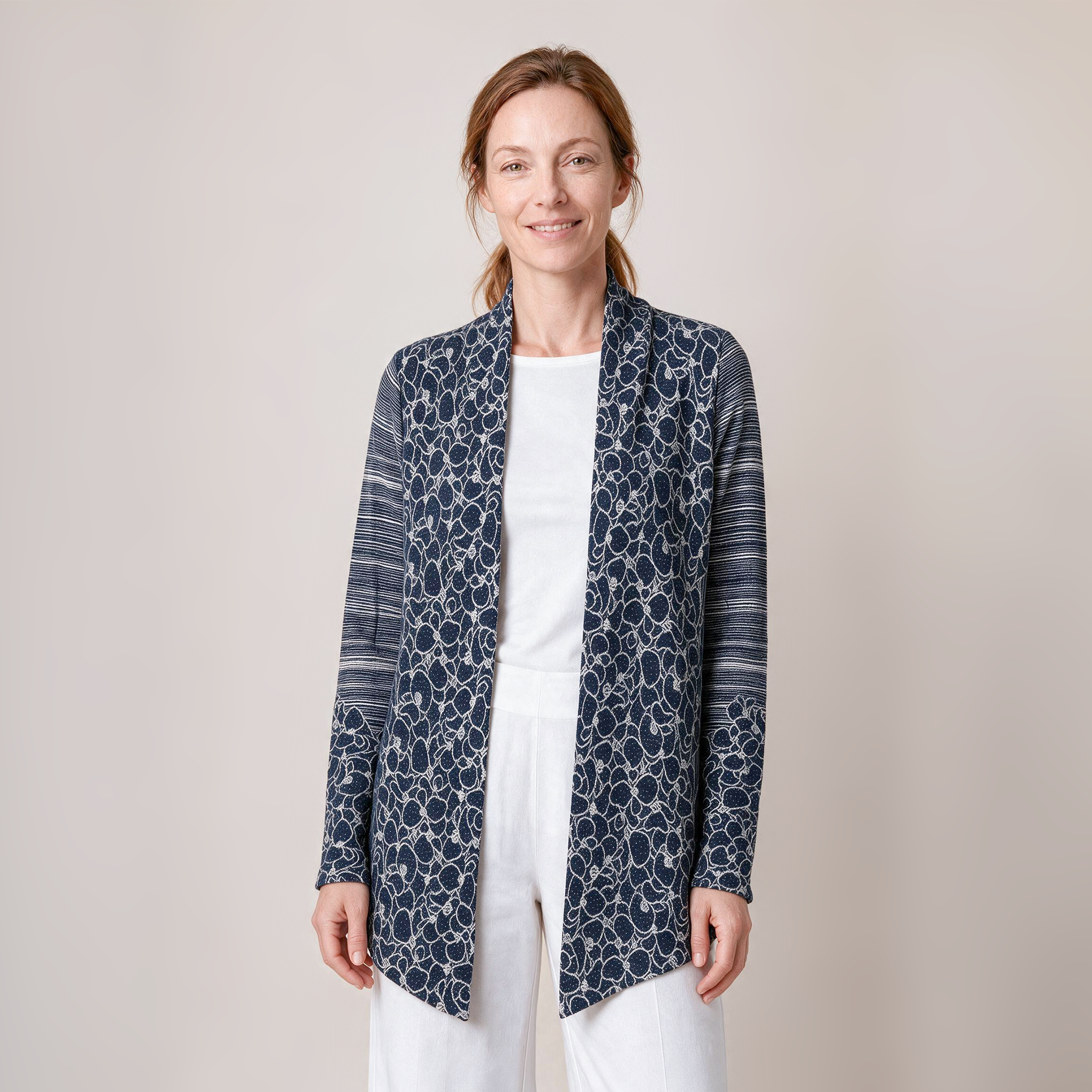 Hüllenjacke blau – Vorderansicht