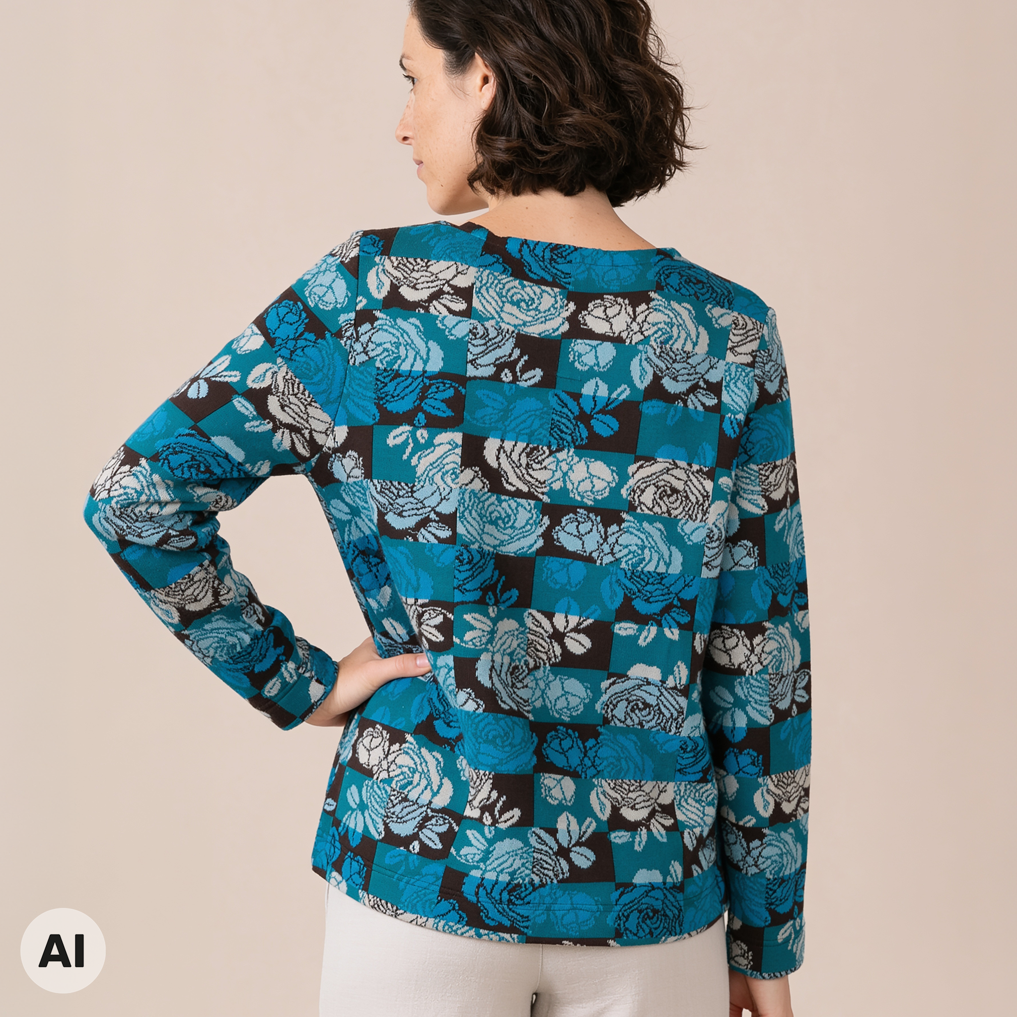 klassischer Pullover braun – Rückansicht, mit KI bearbeitet