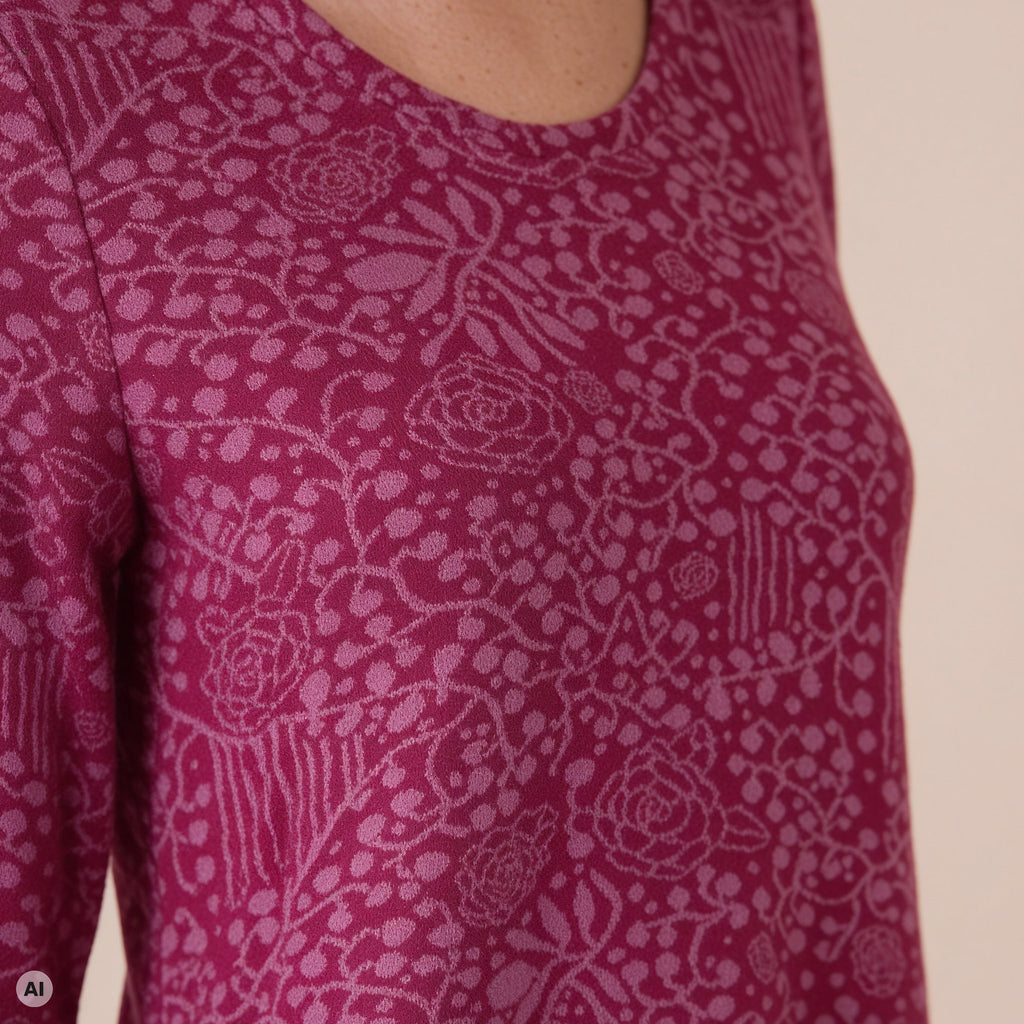 A-Linienpullover pink – Detailansicht, mit KI bearbeitet