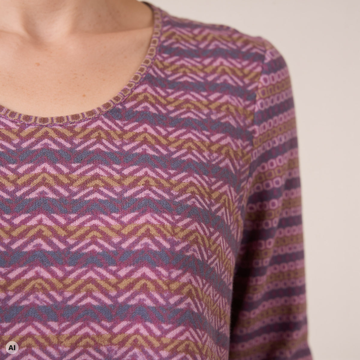 A-Linienpullover rosa – Detailansicht, mit KI bearbeitet