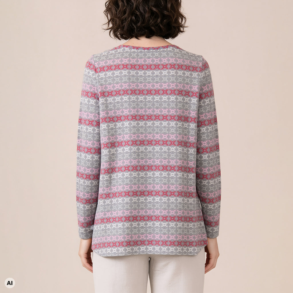 A-Linienpullover rosa – Rückansicht, mit KI bearbeitet
