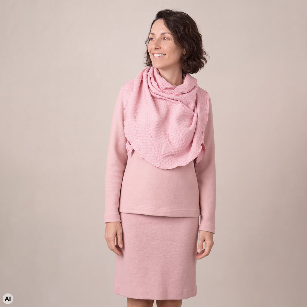 Dreiecktuch rosa – Vorderansicht, mit KI bearbeitet