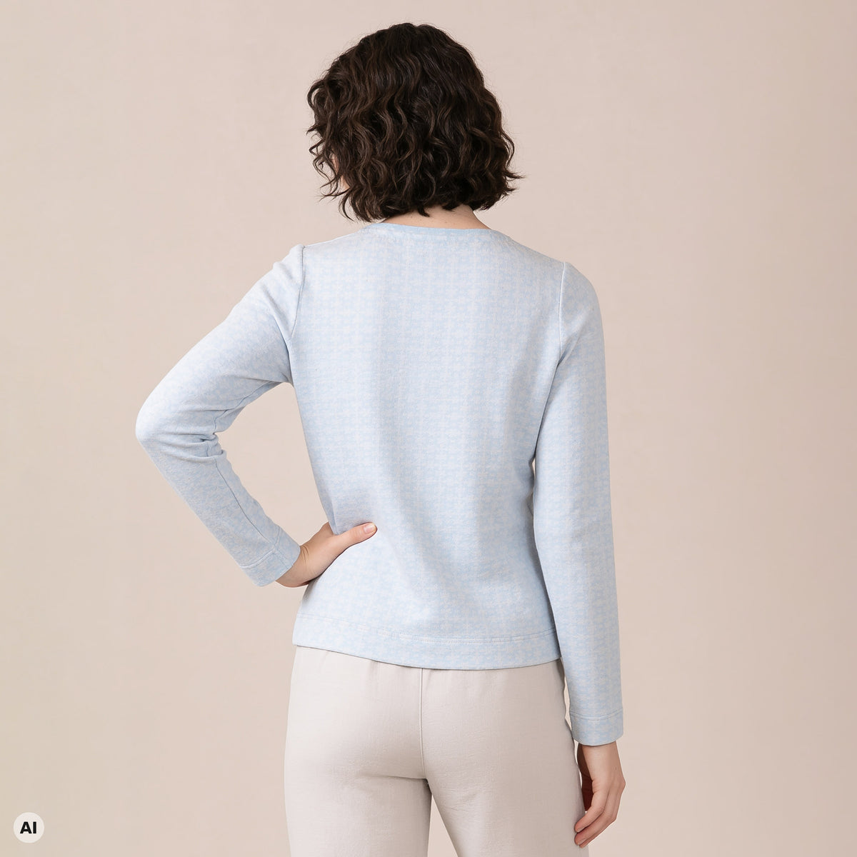 klassische Jacke blau – Rückansicht, mit KI bearbeitet