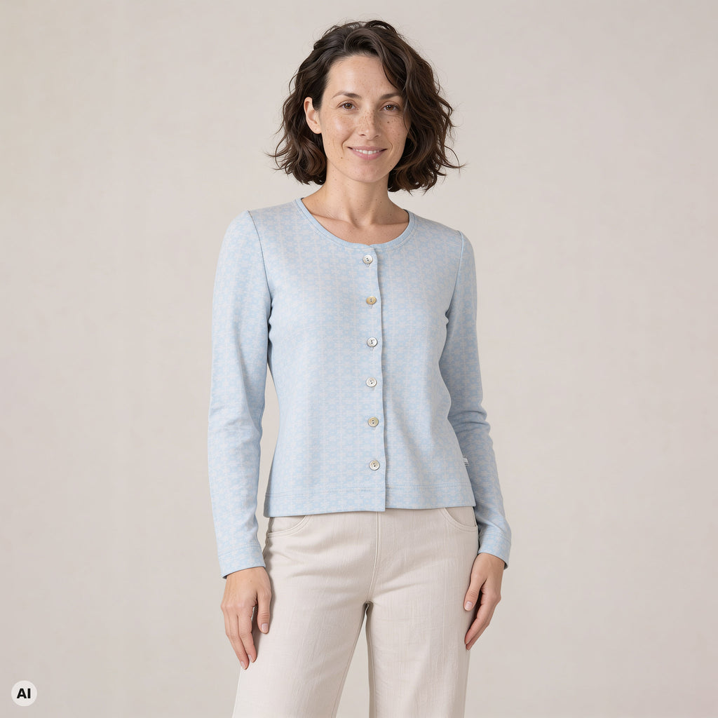 klassische Jacke blau – Vorderansicht, mit KI bearbeitet