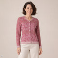 klassische Jacke rosa – Vorderansicht, mit KI bearbeitet