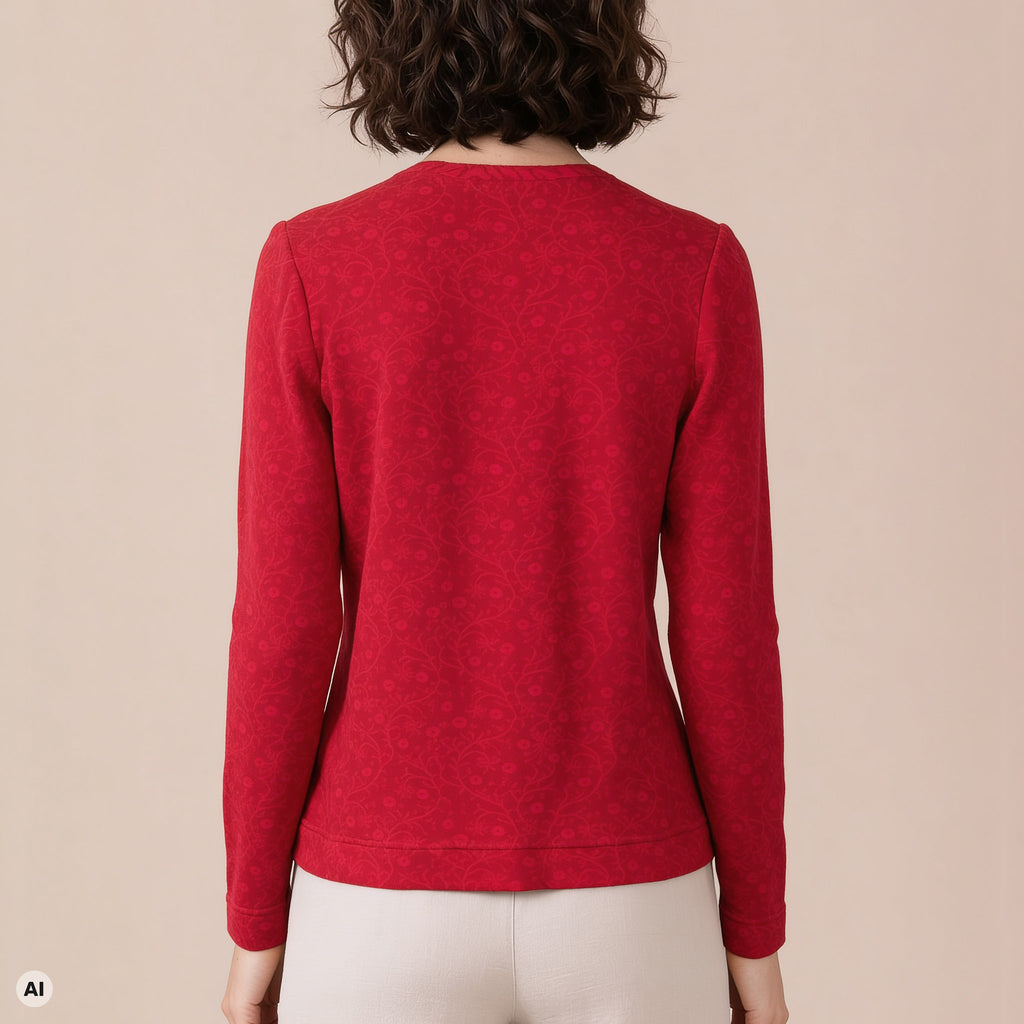 klassische Jacke rot – Rückansicht, mit KI bearbeitet