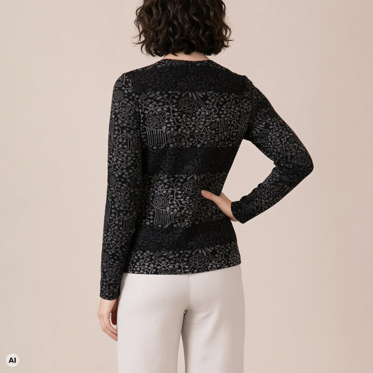 klassische Jacke schwarz – Rückansicht, mit KI bearbeitet