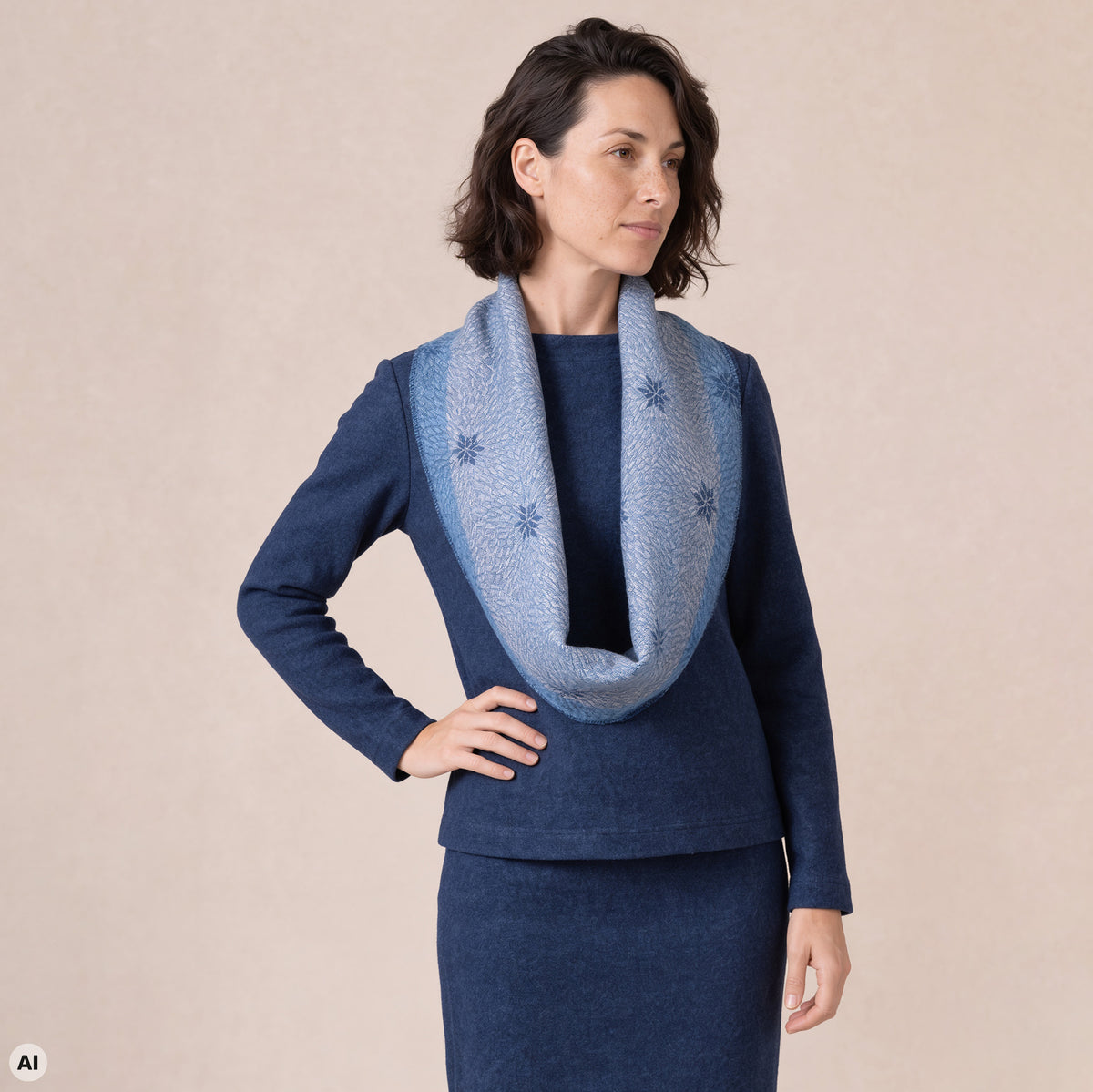 Loop blau – Vorderansicht, mit KI bearbeitet