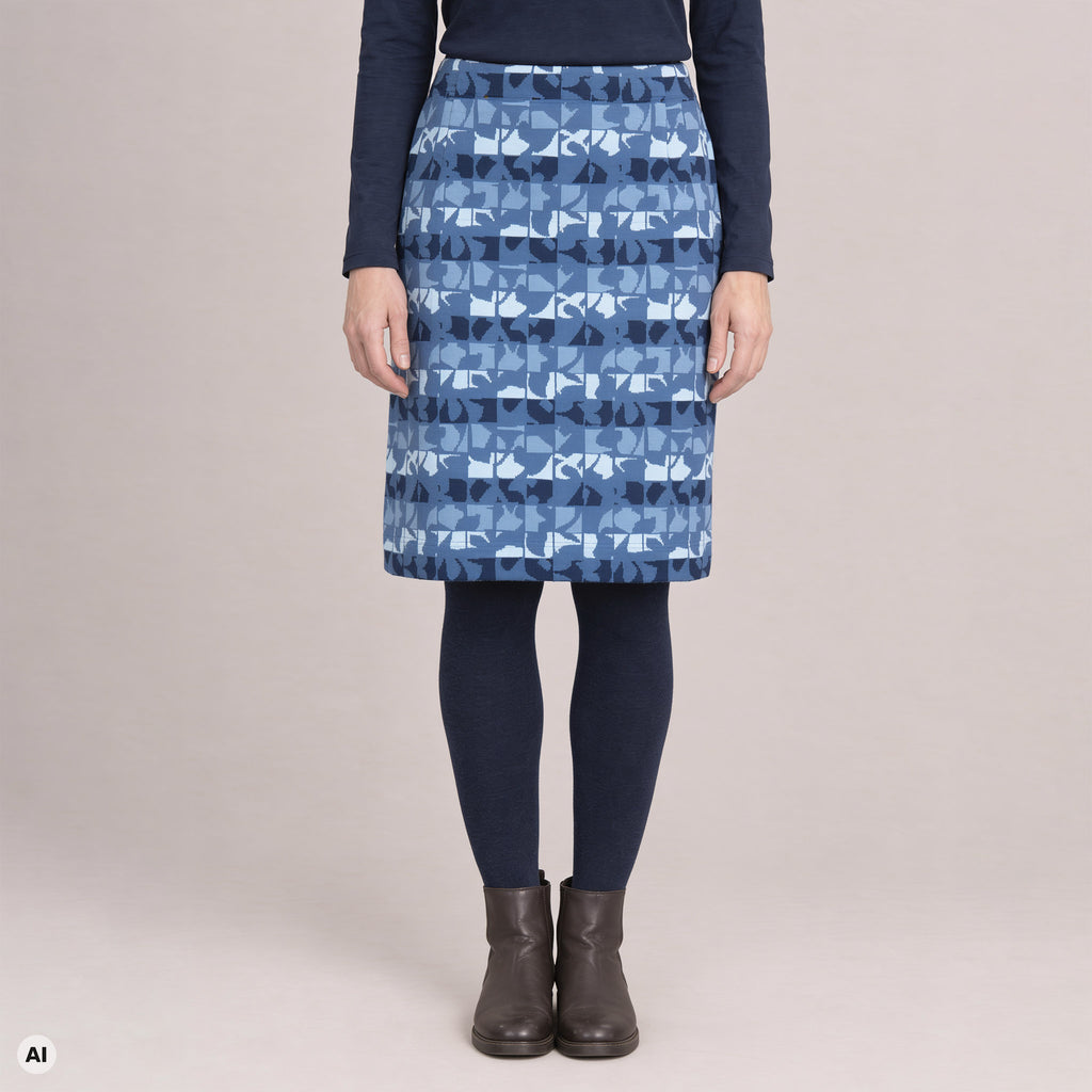 Rock kurz blau – Nahaufnahme, mit KI bearbeitet