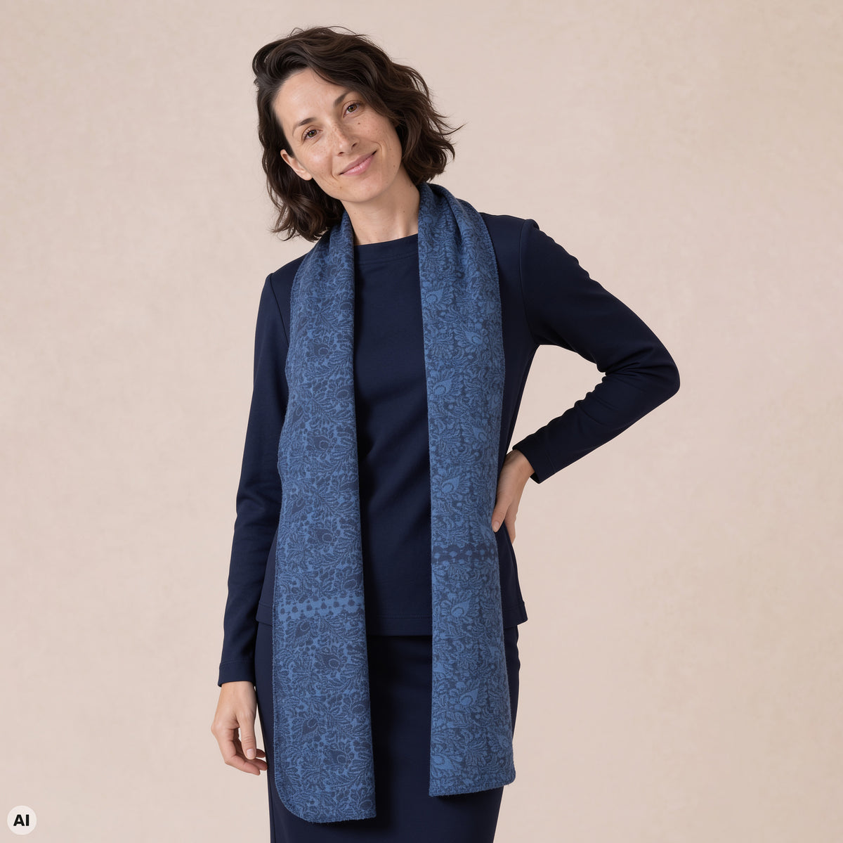 Schal blau – Vorderansicht, mit KI bearbeitet