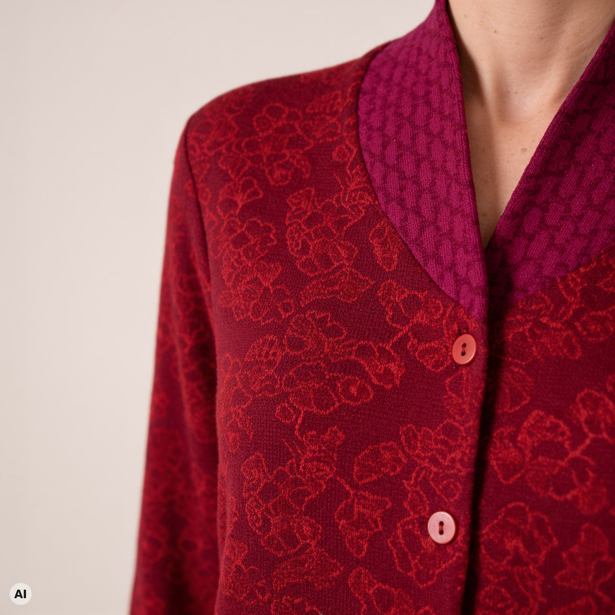 Schößchenjacke rot – Detailansicht, mit KI bearbeitet