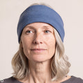 Stirnband blau – Nahaufnahme, mit KI bearbeitet