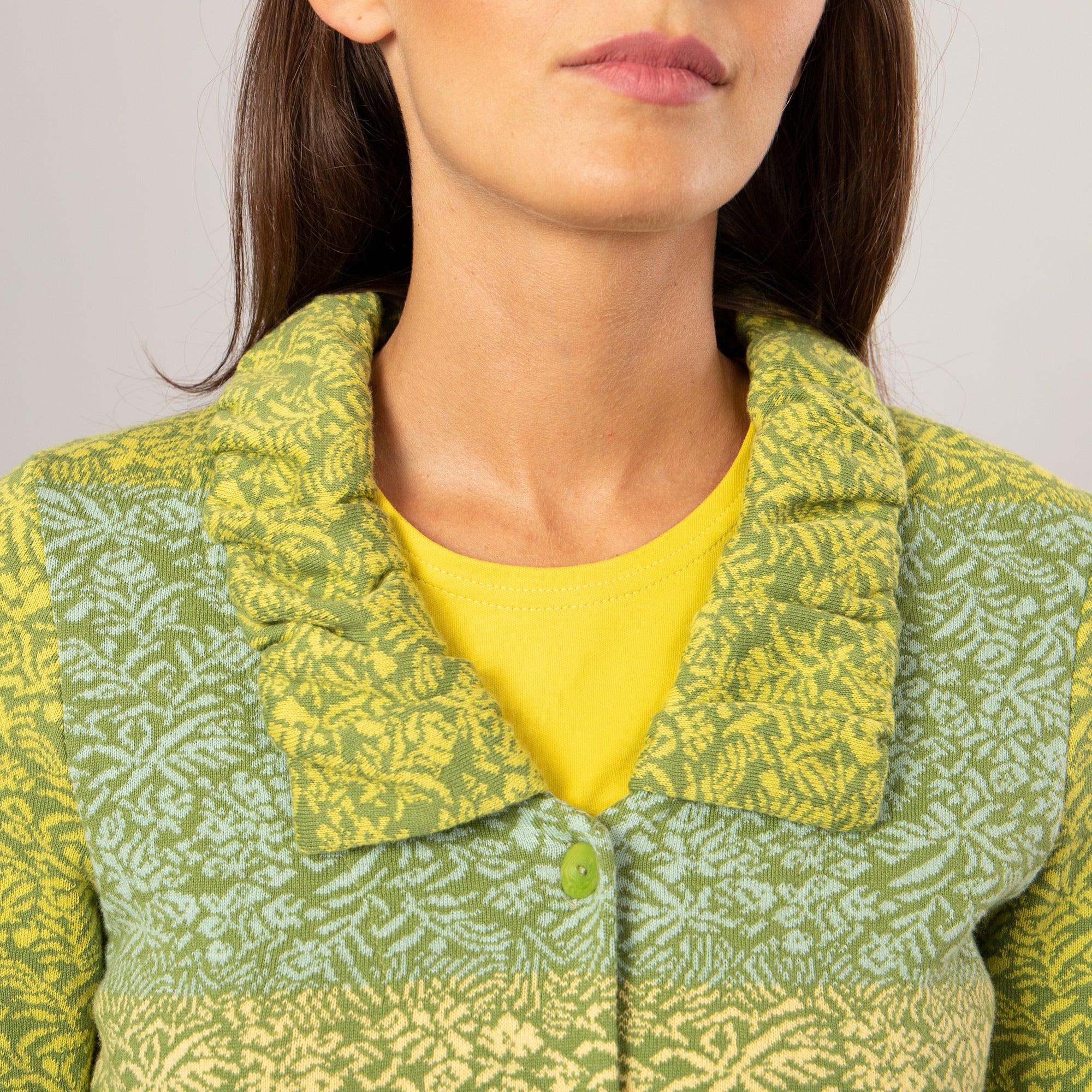 Jacke mit Rüschenkragen