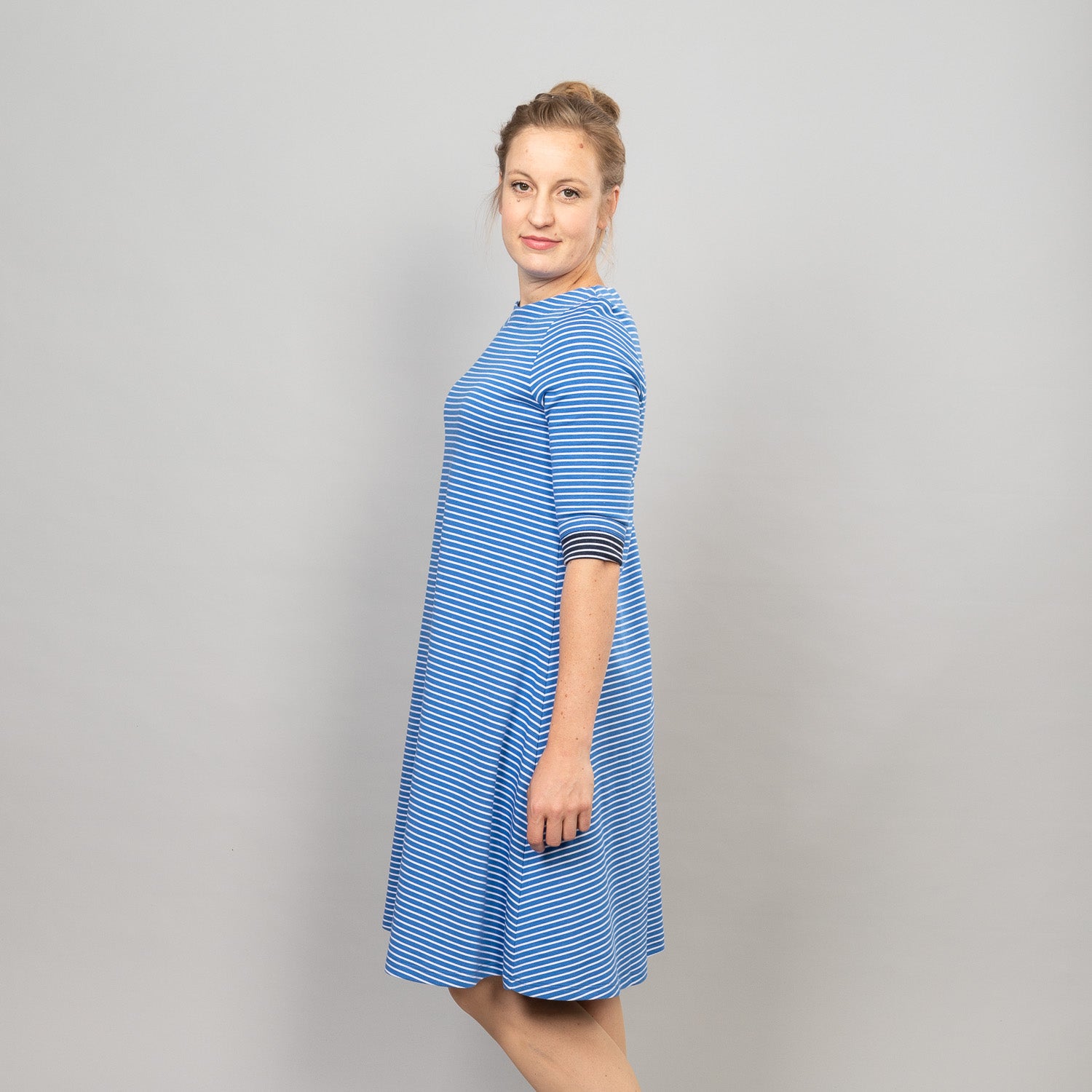 Glockenkleid lang – Ringel