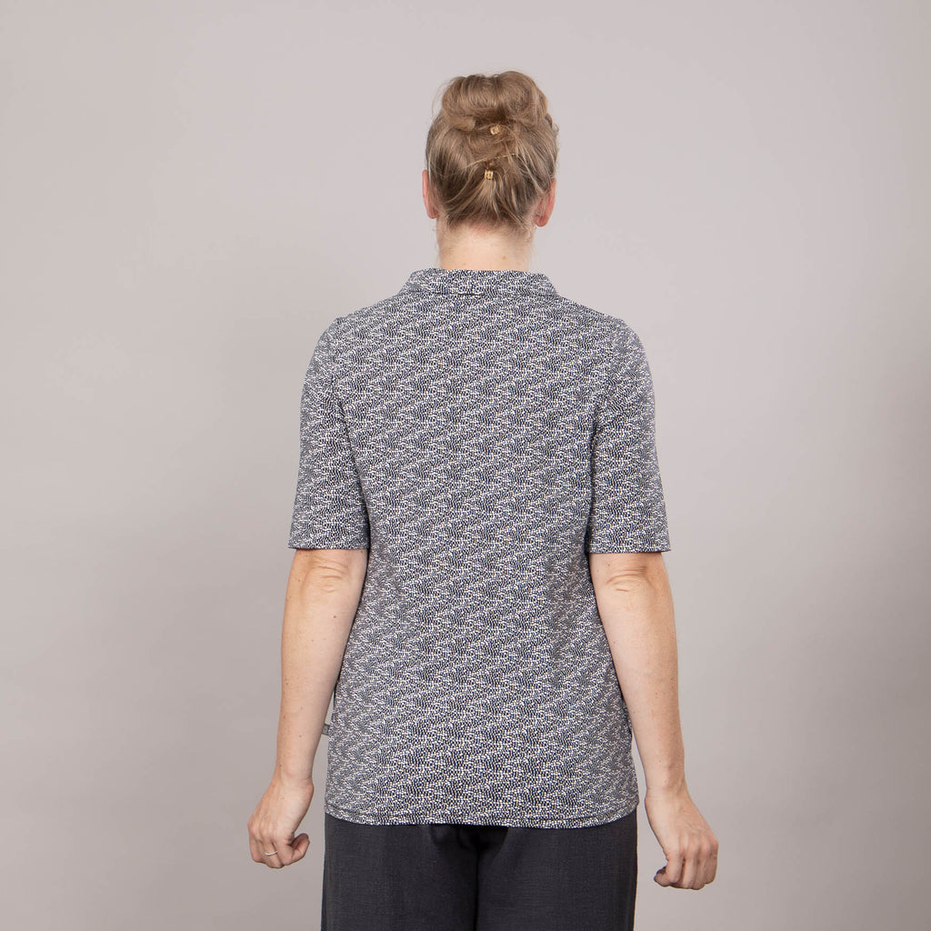 T-Shirt mit Klappkragen – bedruckt
