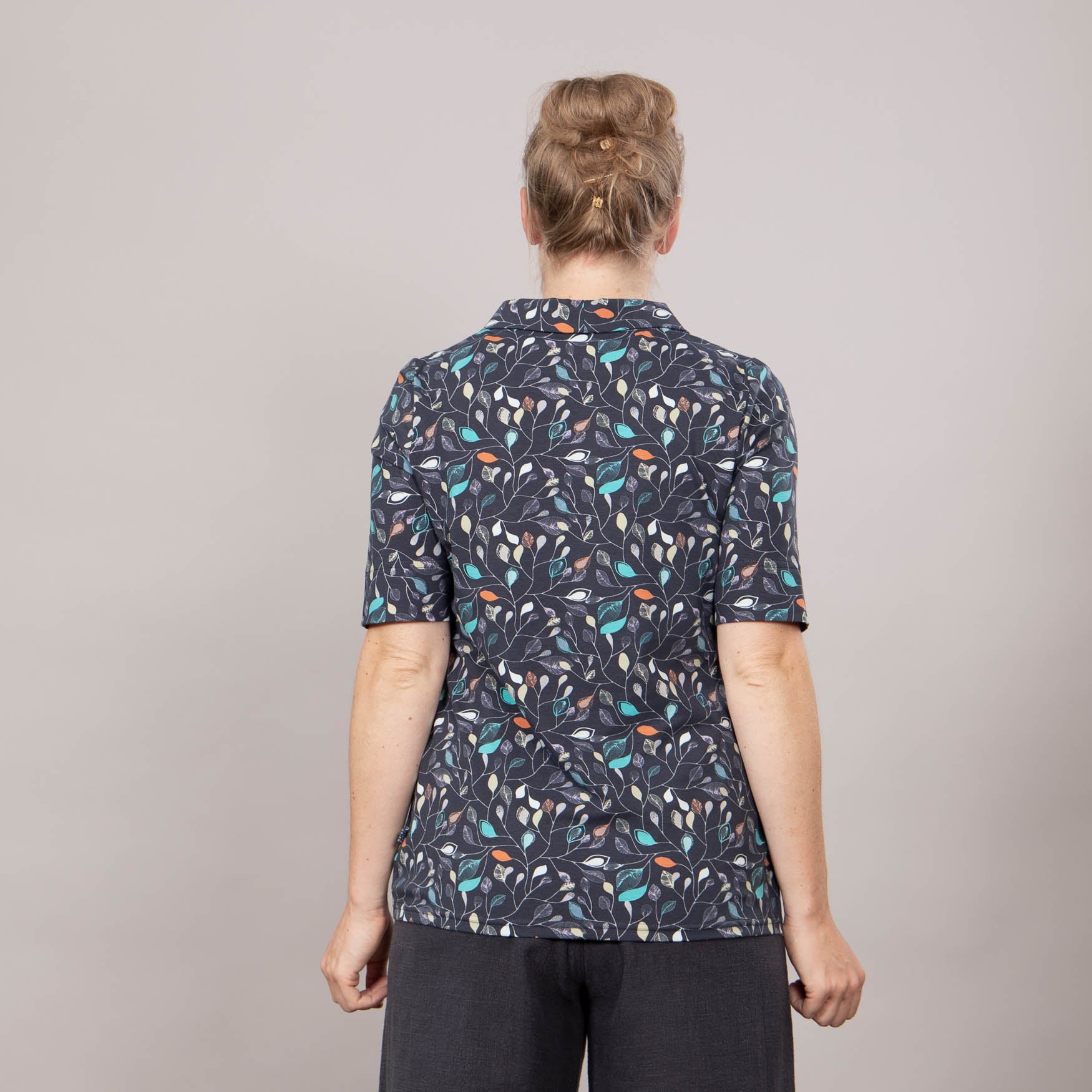 T-Shirt mit Klappkragen – bedruckt