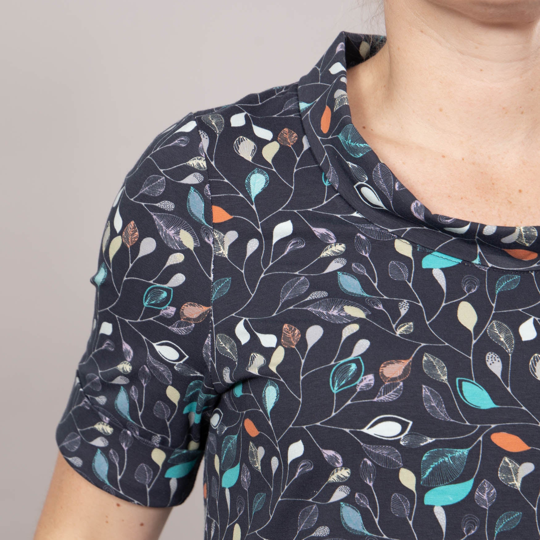 T-Shirt mit Klappkragen – bedruckt