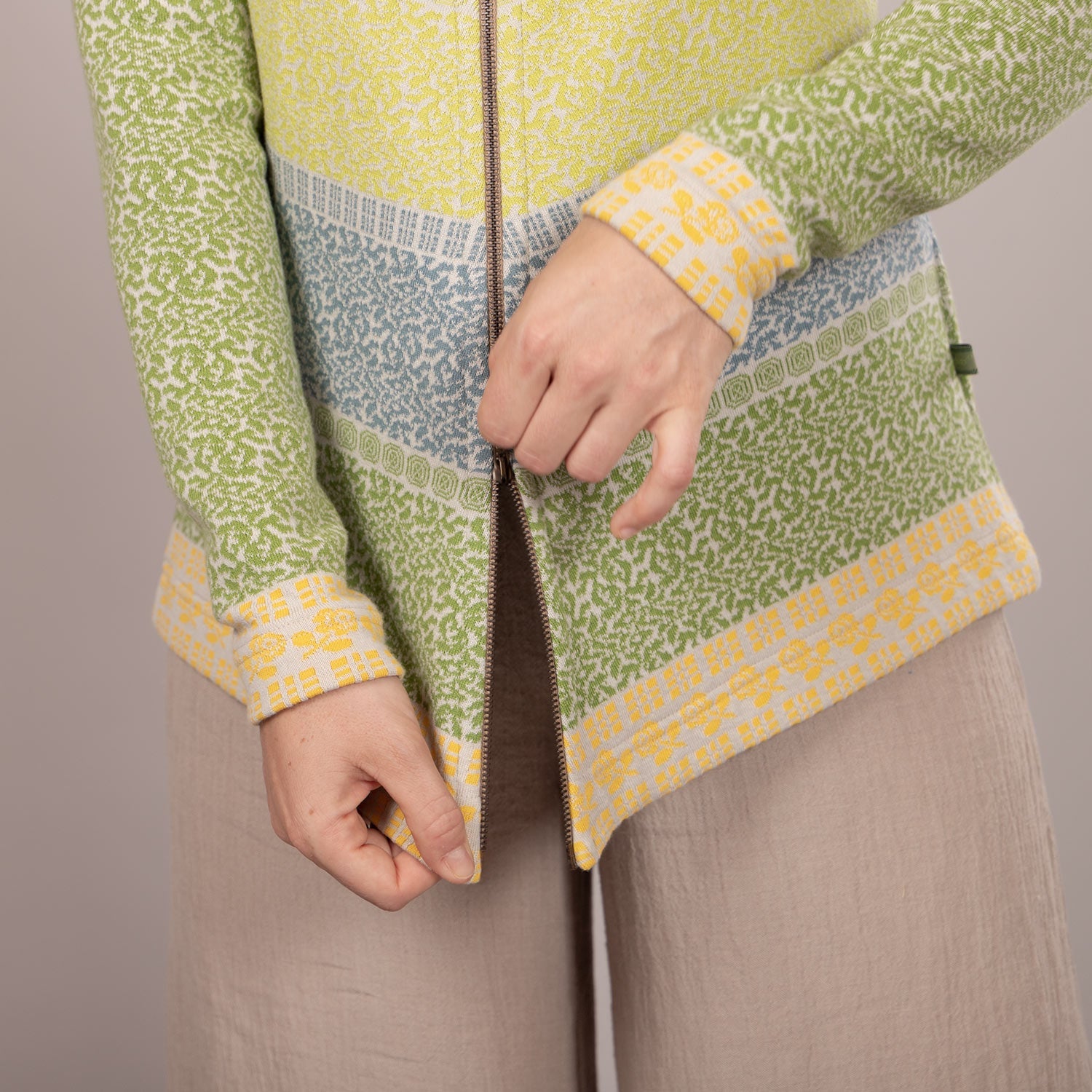 Zipfeljacke mit Reißverschluss
